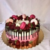 Нежный «Бело-розовый торт с ягодами»