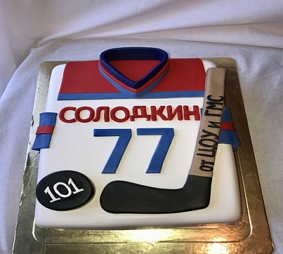 Торт "Хоккейная форма''