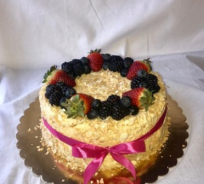 Торт "Наполеон с ягодами"